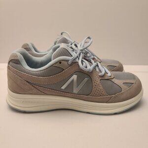 New Balance Womens 977 V1 Walking Shoe Size 9